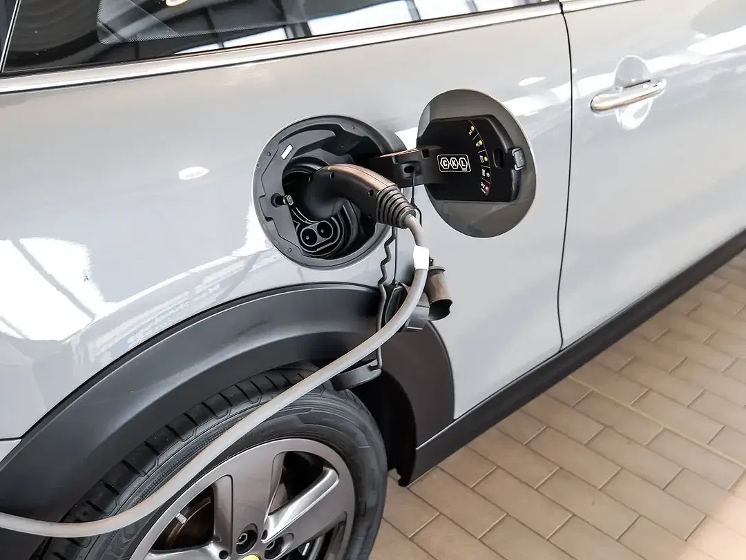 MINI Cooper SE - Thumbnail 20