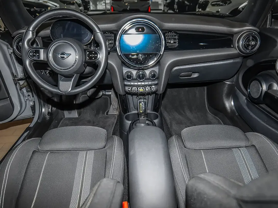 MINI Cooper SE - Thumbnail 3