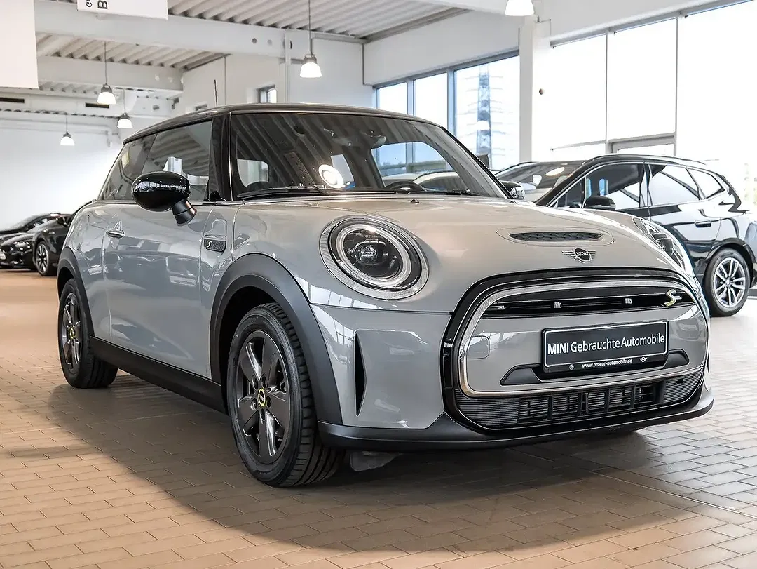 MINI Cooper SE - Thumbnail 6