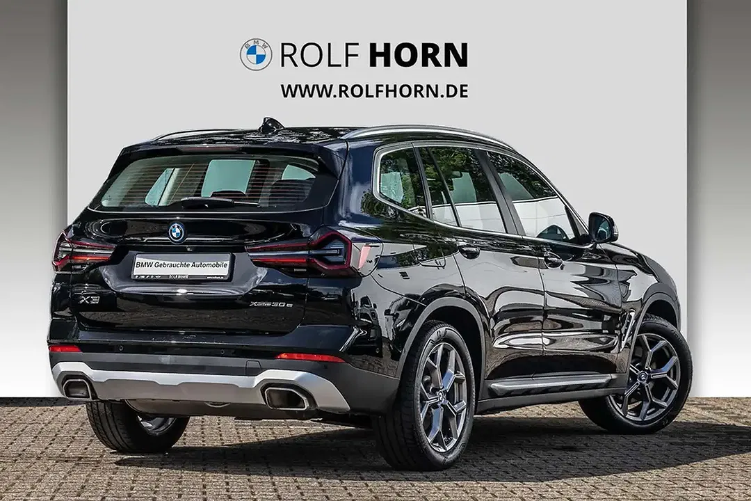 BMW X3 - Thumbnail 1