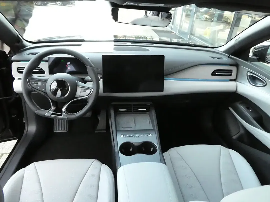 BYD Seal 6 - Thumbnail 13