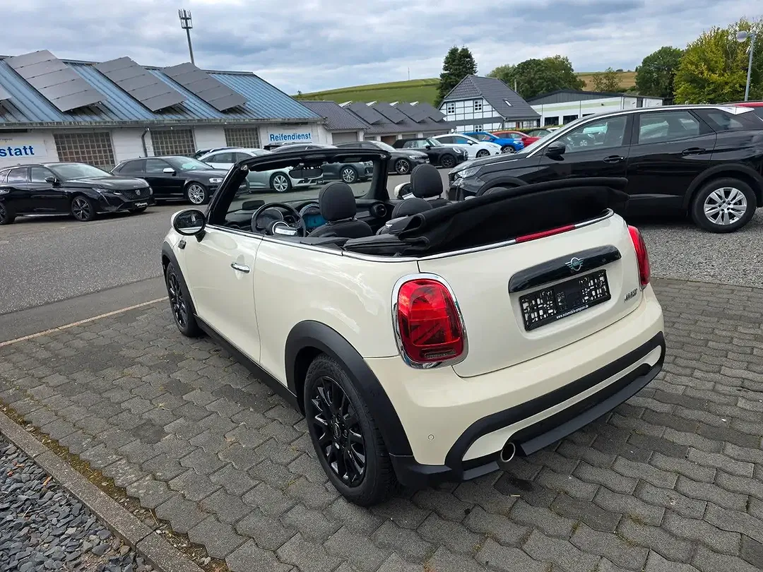 MINI Cooper Cabrio - Thumbnail 3