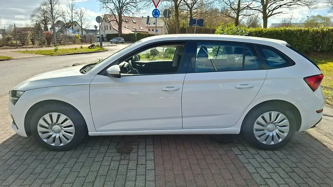 Skoda Scala - Thumbnail 4