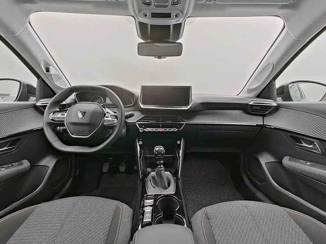 Peugeot 208 - Thumbnail 9