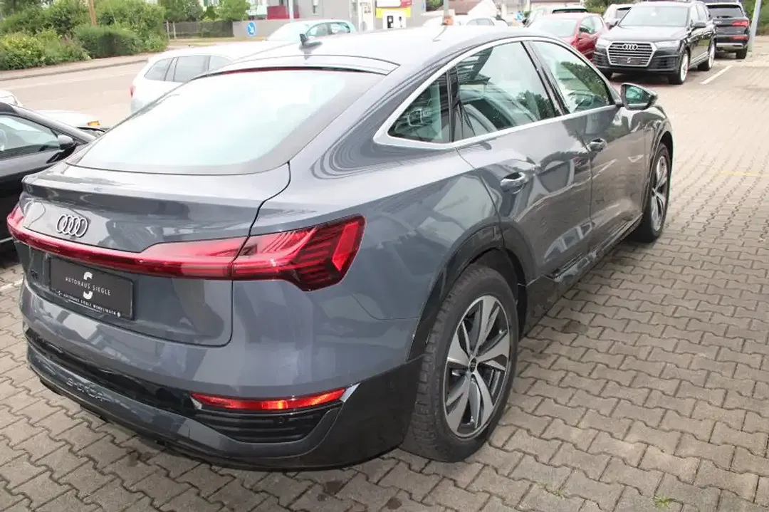 Audi Q8 e-tron - Thumbnail 6