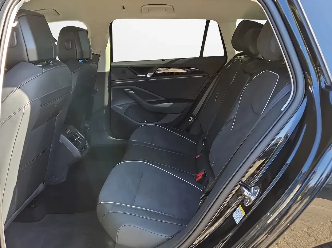 Volkswagen Passat Variant - Thumbnail 11