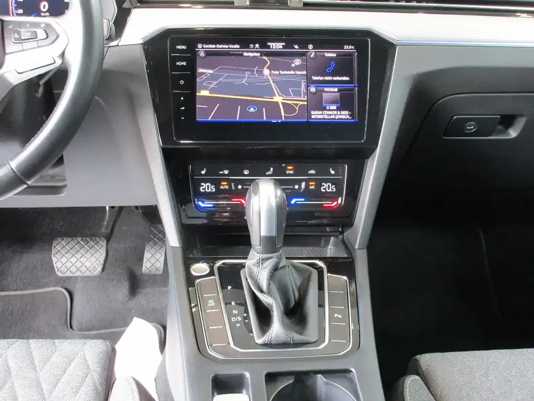 Volkswagen Passat Variant - Thumbnail 10