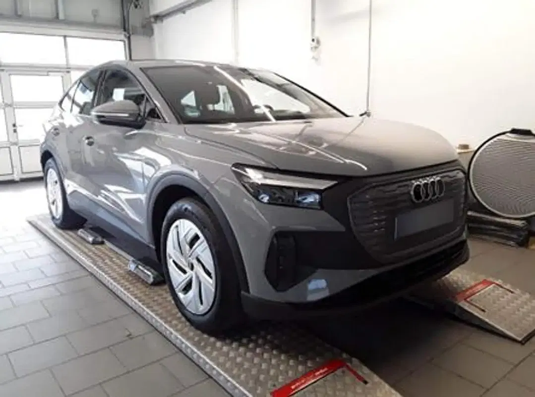Audi Q4 e-tron - Thumbnail 5