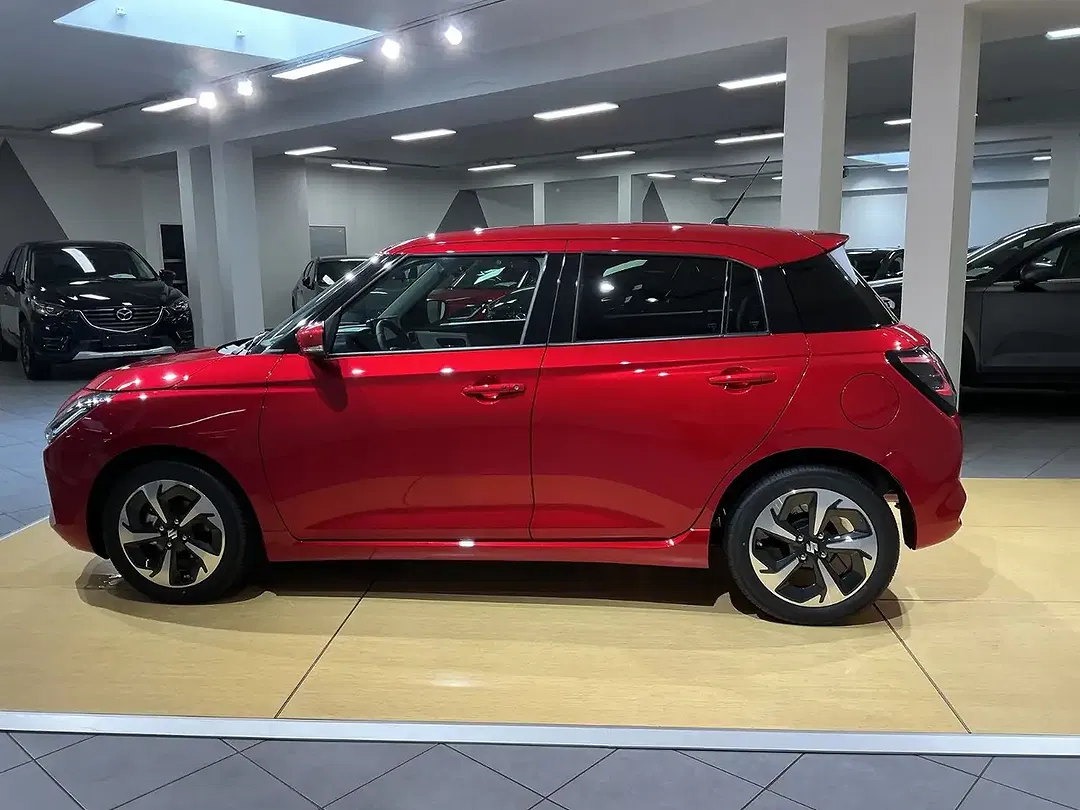 Suzuki Swift - Thumbnail 3