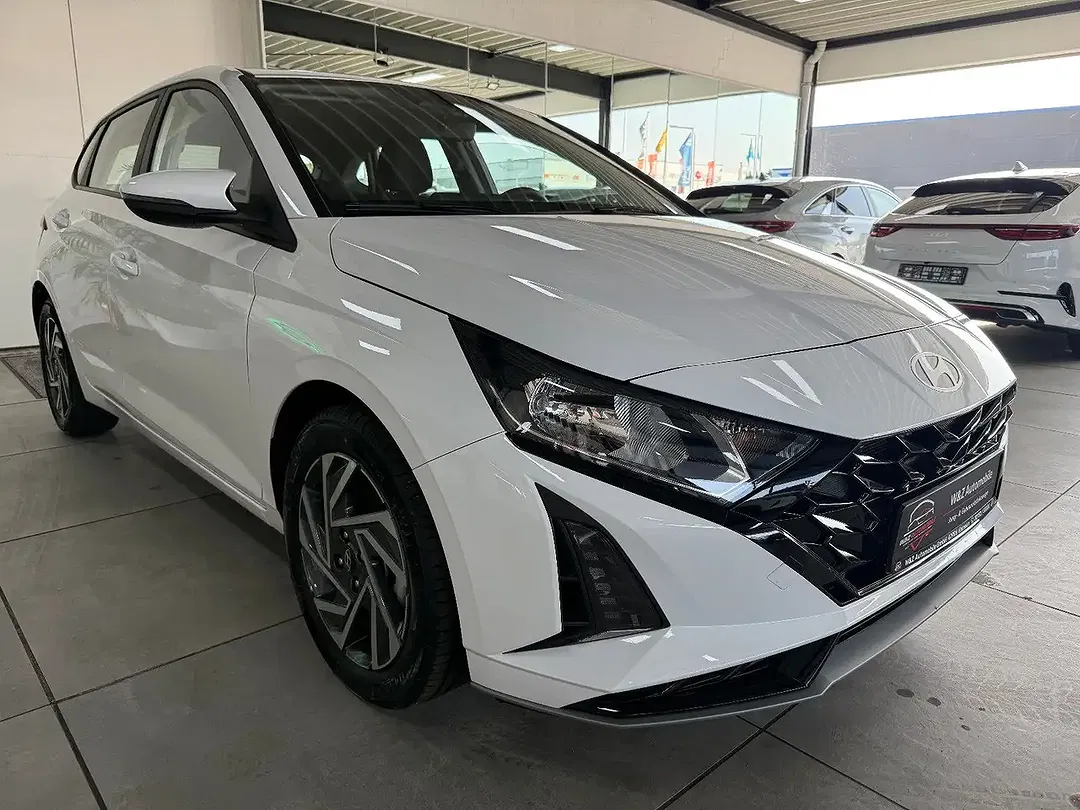 Hyundai i20 - Thumbnail 3