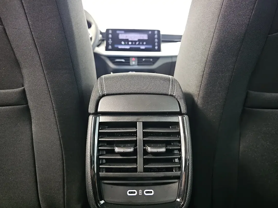 Skoda Kamiq - Thumbnail 10