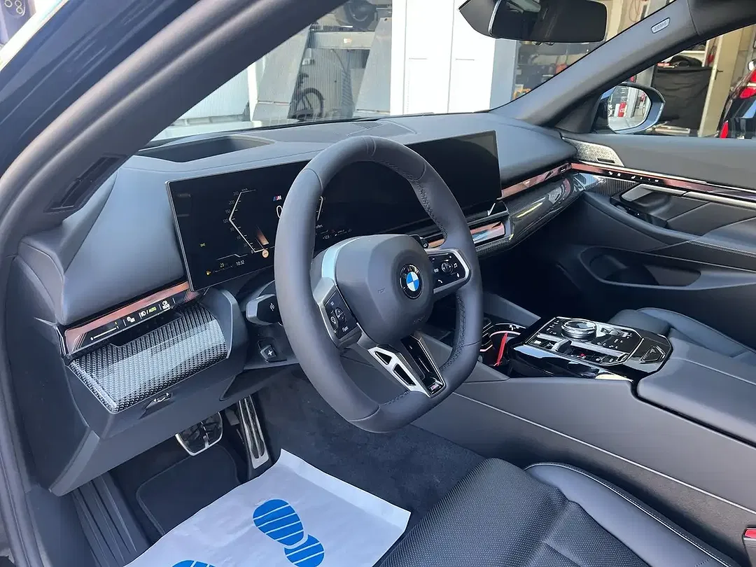 BMW 520 - Thumbnail 8