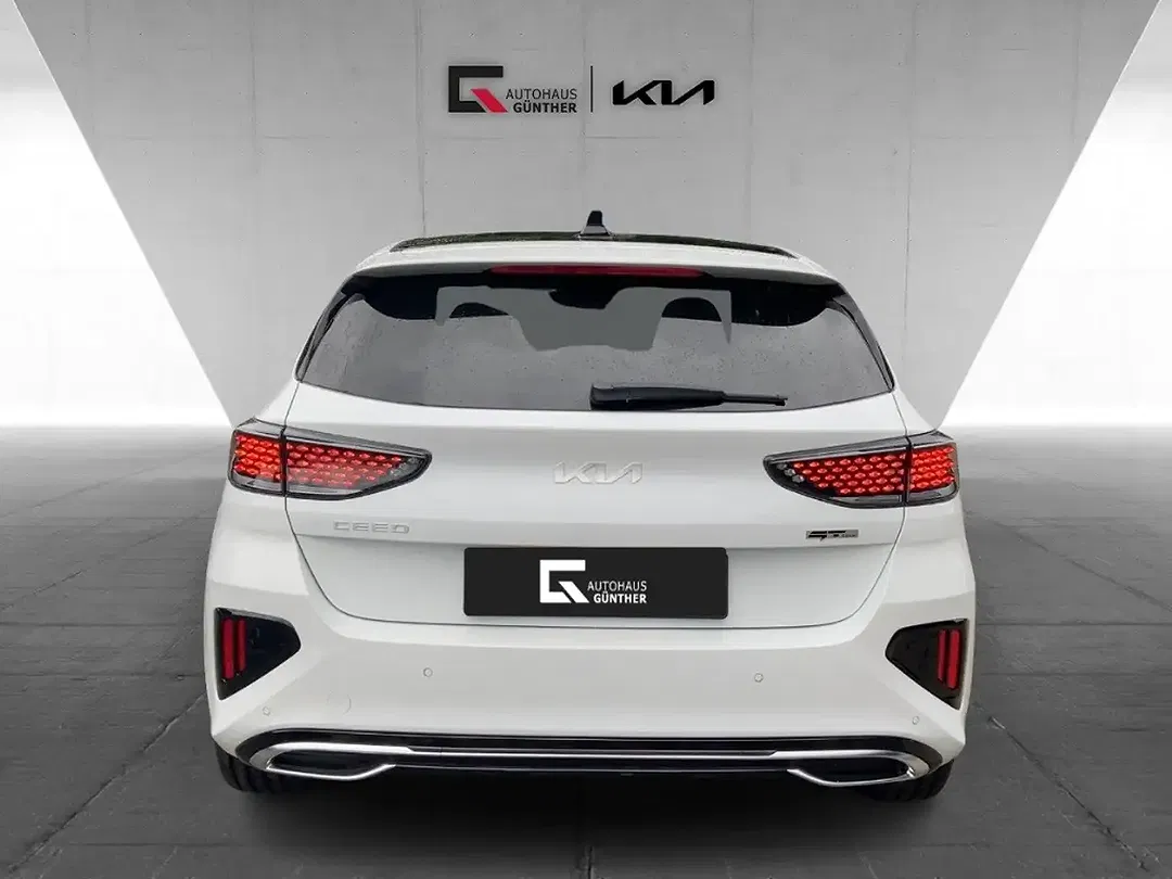 Kia Ceed / cee'd - Thumbnail 2