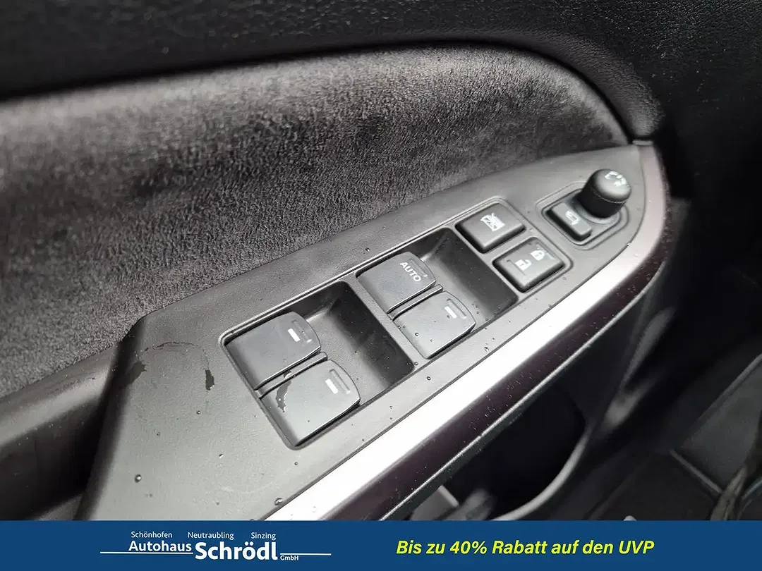 Suzuki Vitara - Thumbnail 13