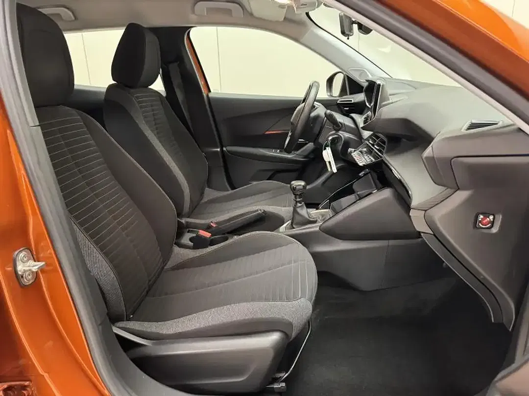 Peugeot 2008 - Thumbnail 3