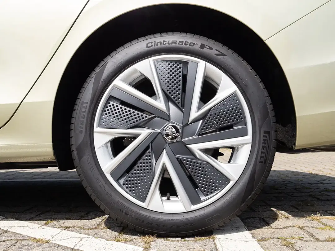 Skoda Superb - Thumbnail 5