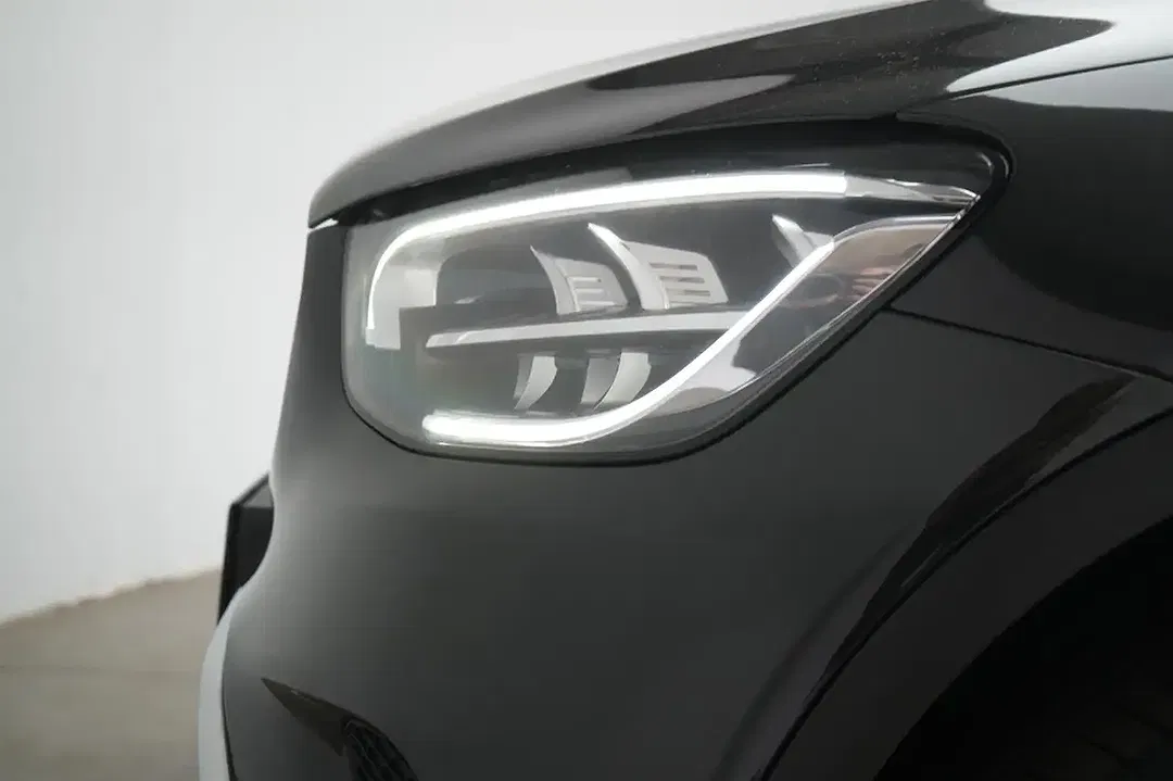 Mercedes-Benz GLC 300 - Thumbnail 11