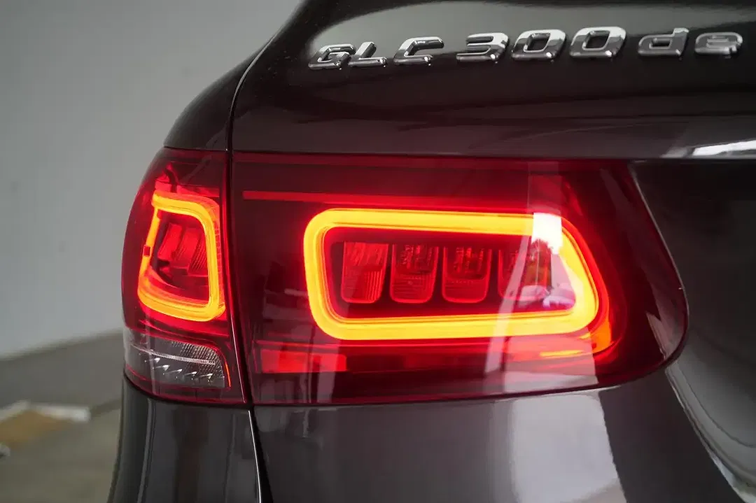 Mercedes-Benz GLC 300 - Thumbnail 12