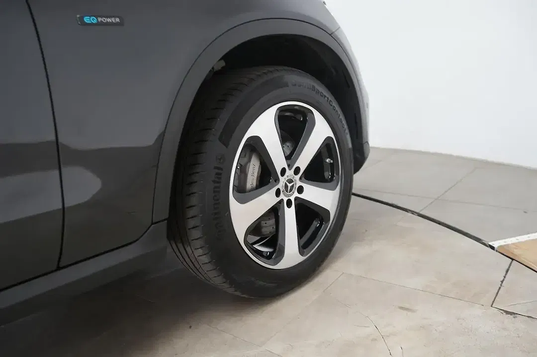 Mercedes-Benz GLC 300 - Thumbnail 14