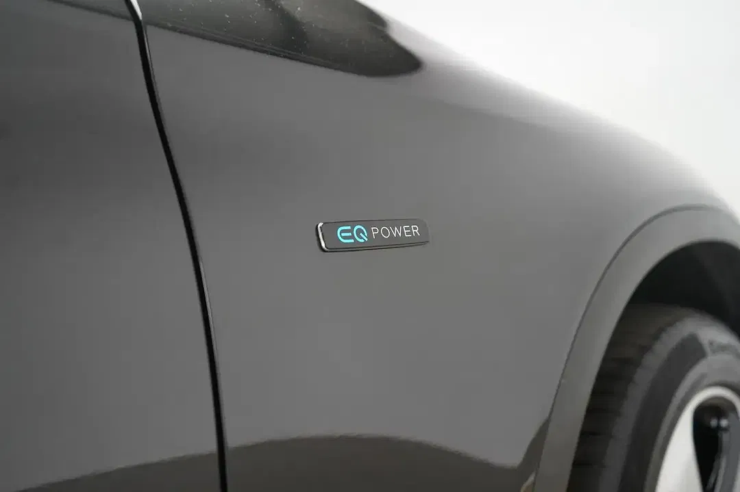 Mercedes-Benz GLC 300 - Thumbnail 15