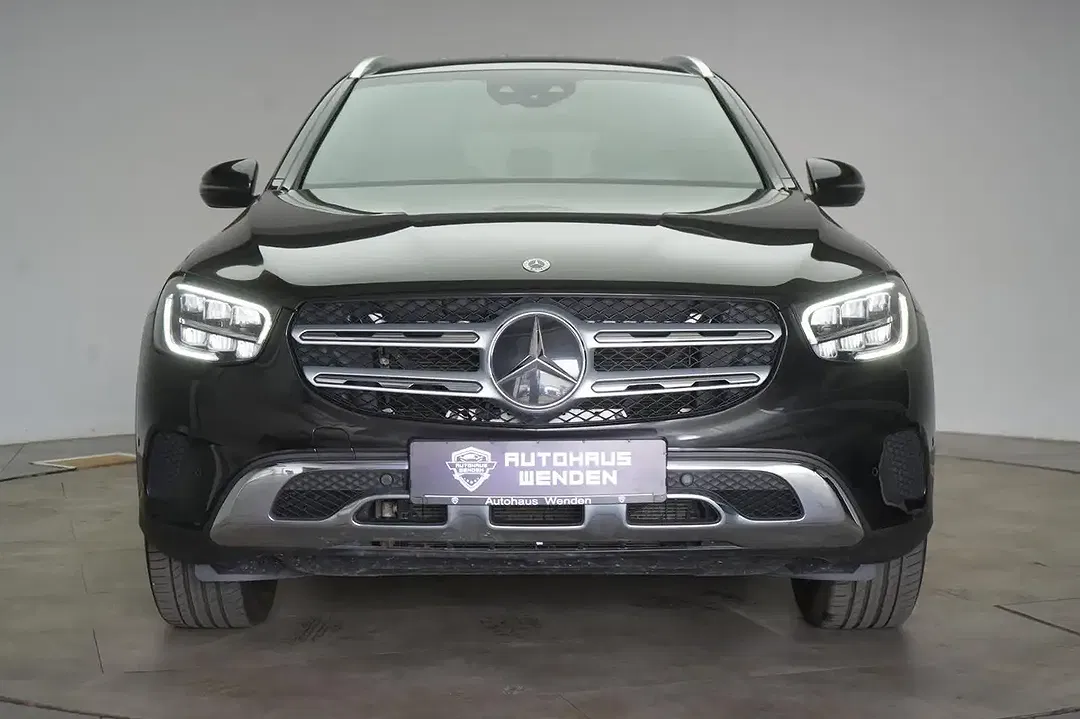 Mercedes-Benz GLC 300 - Thumbnail 2