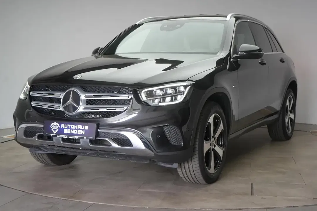 Mercedes-Benz GLC 300 - Thumbnail 3