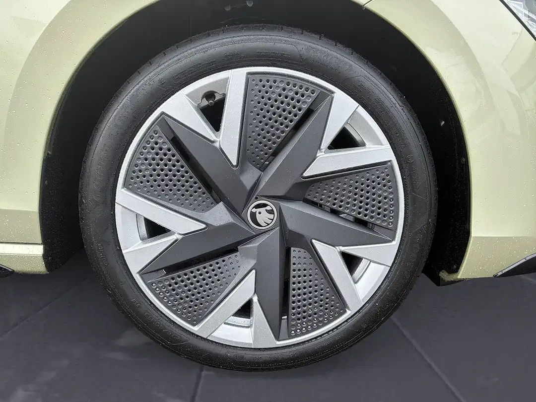 Skoda Superb - Thumbnail 9