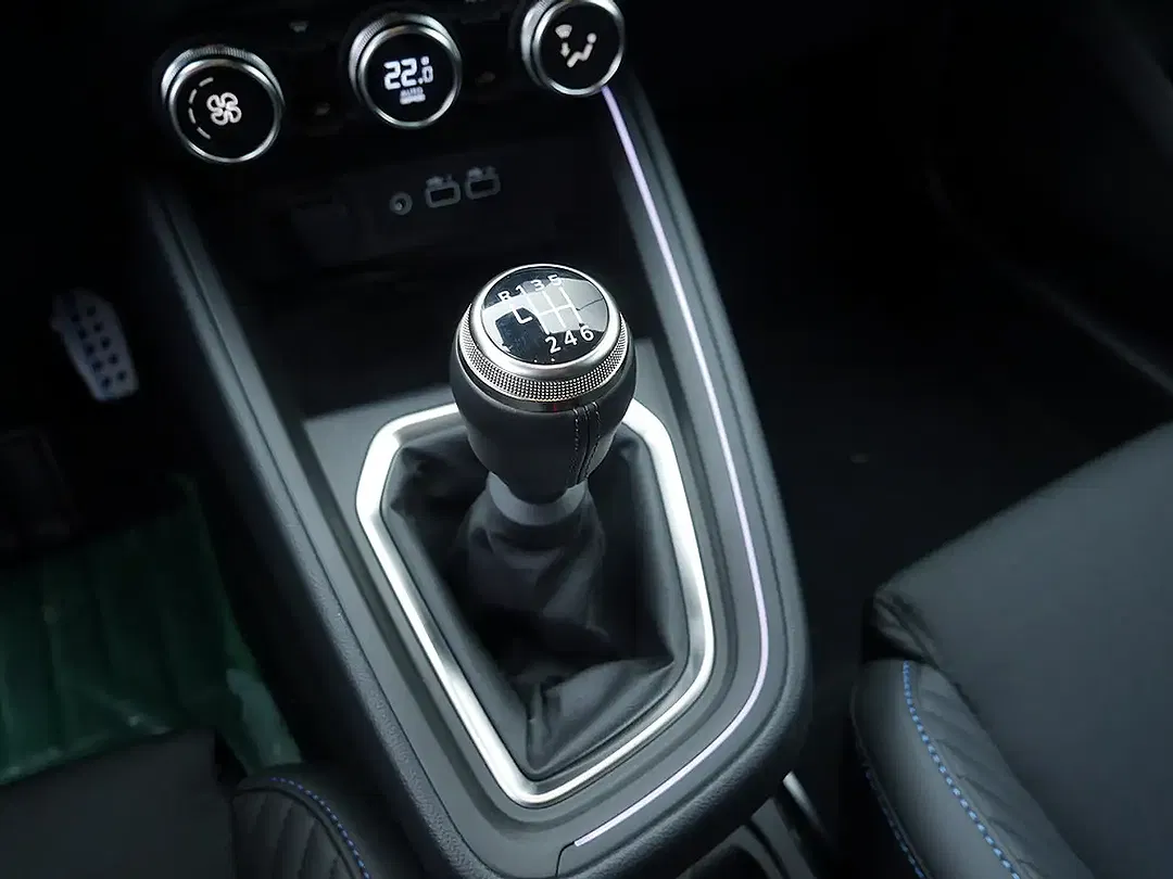 Renault Clio - Thumbnail 13