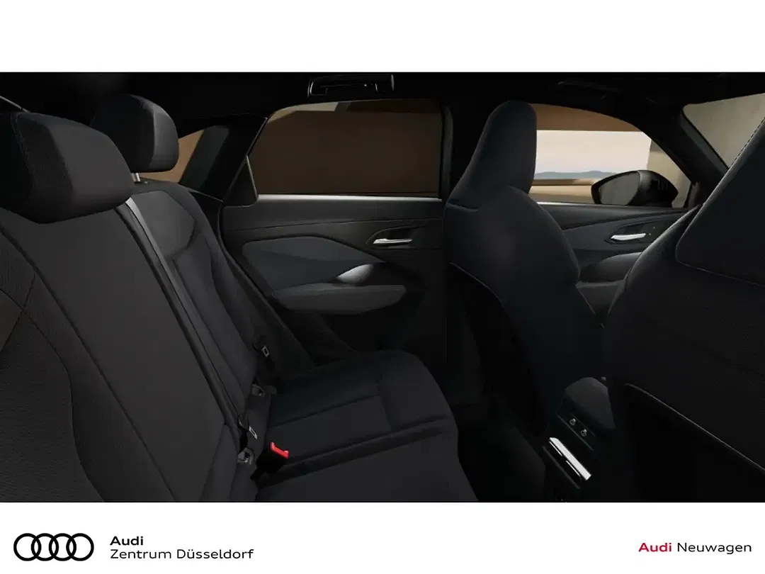 Audi Q3 - Thumbnail 11