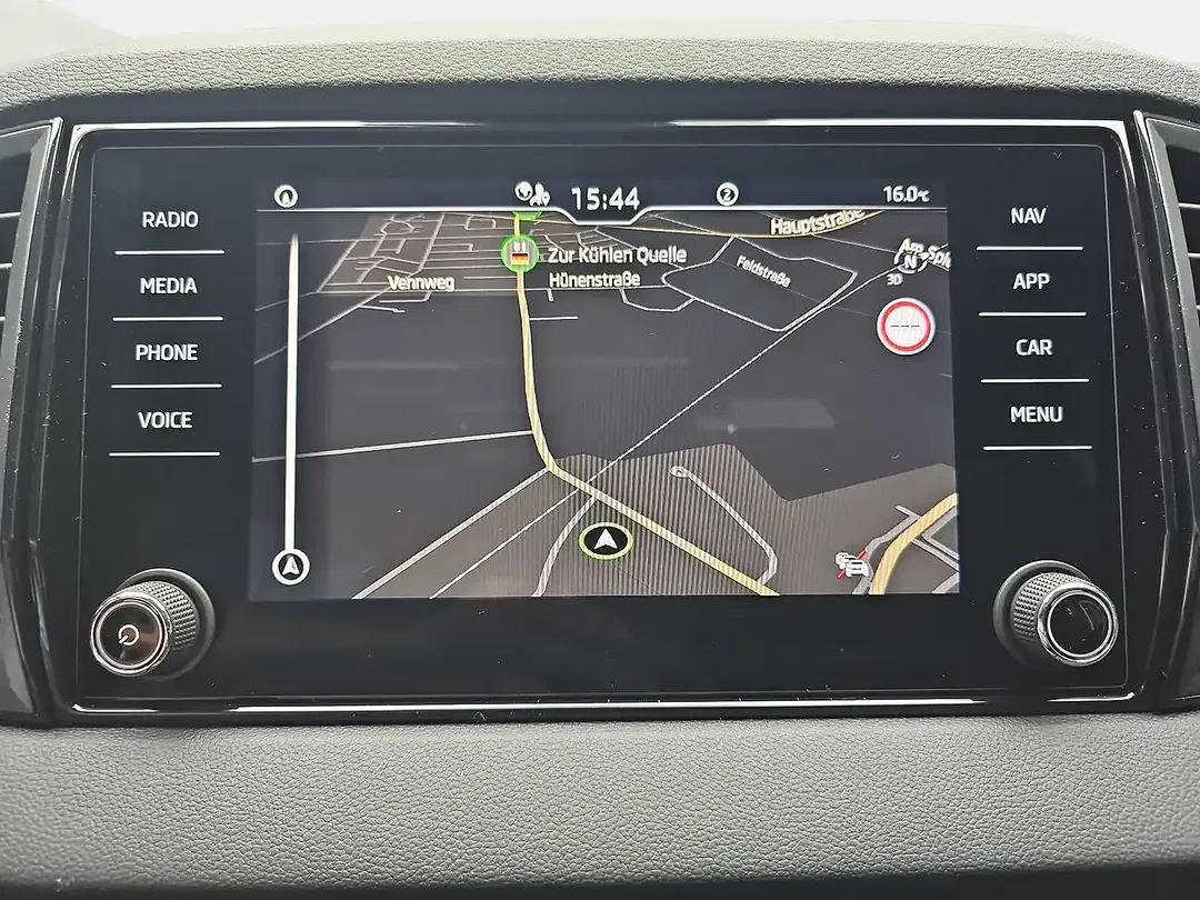 Skoda Karoq - Thumbnail 9