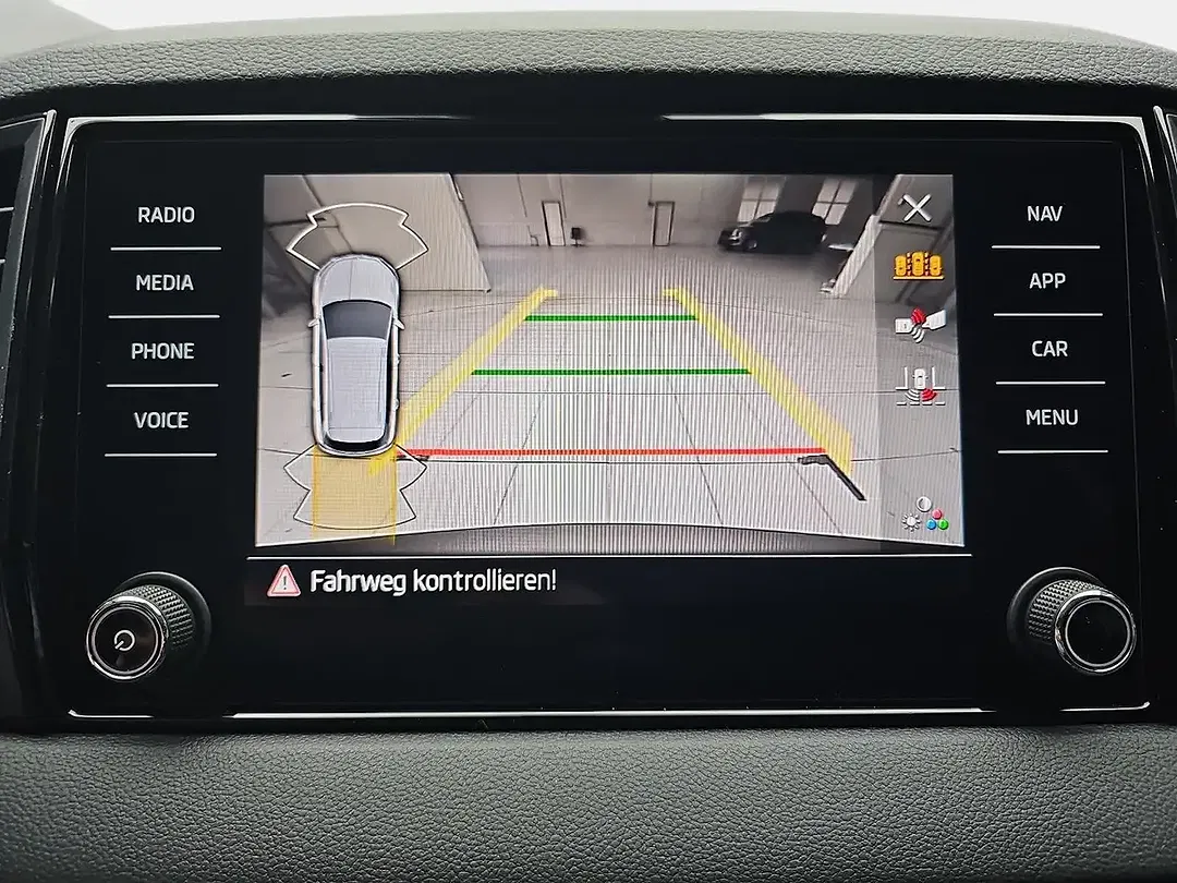 Skoda Karoq - Thumbnail 10