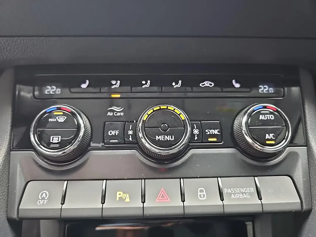 Skoda Karoq - Thumbnail 11