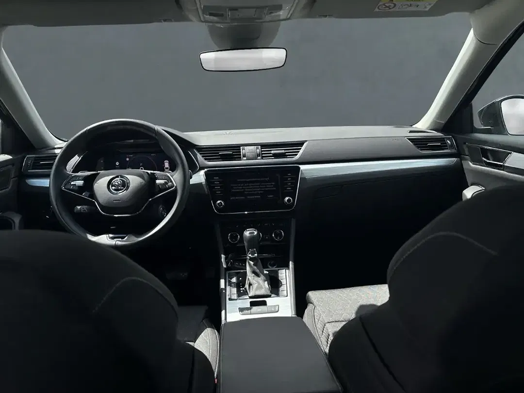 Skoda Superb - Thumbnail 8