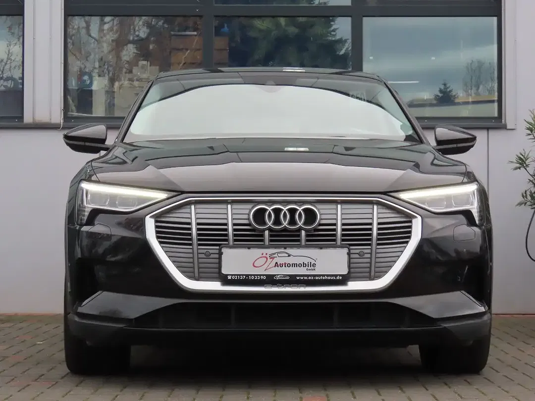 Audi e-tron - Thumbnail 3