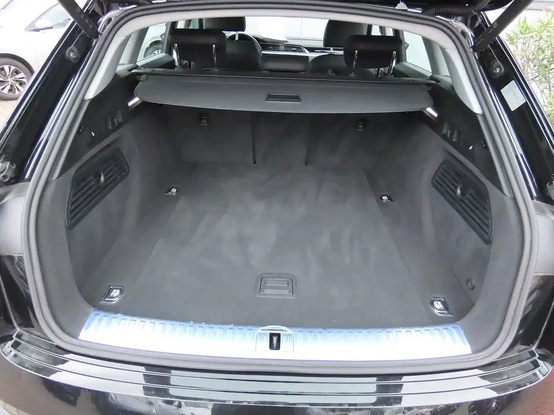 Audi e-tron - Thumbnail 8