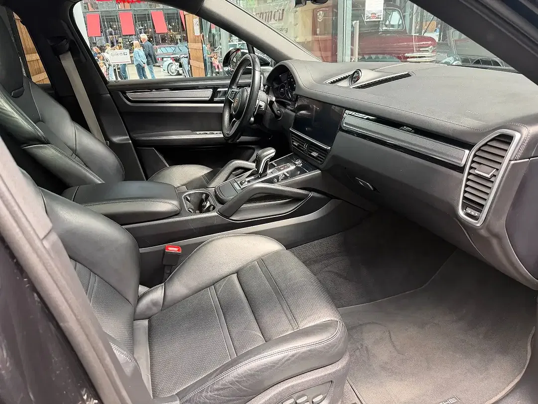 Porsche Cayenne - Thumbnail 14