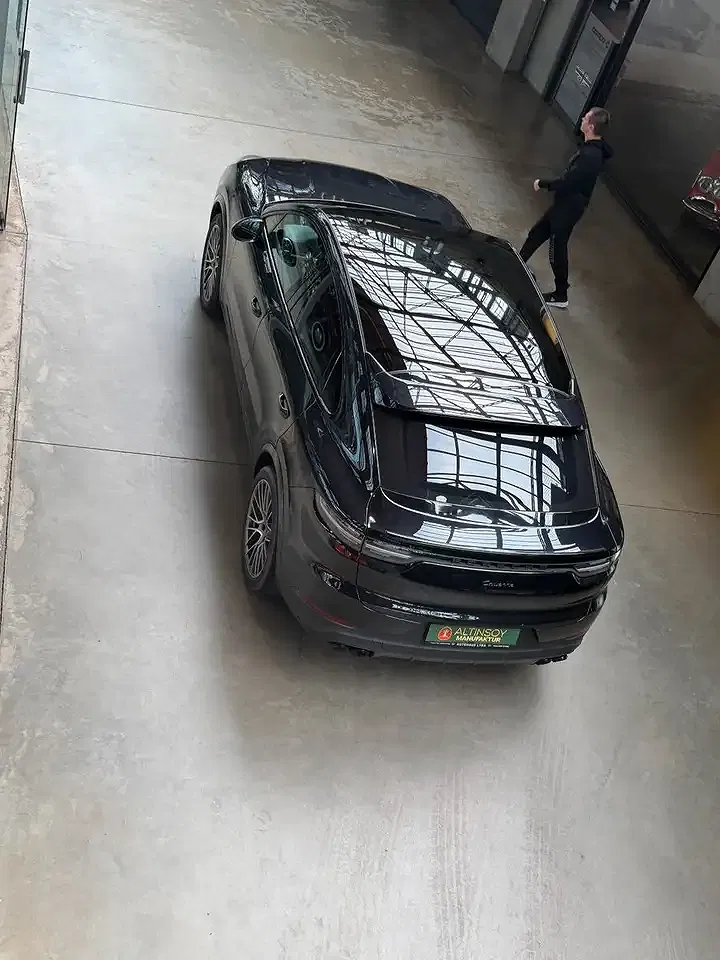 Porsche Cayenne - Thumbnail 17