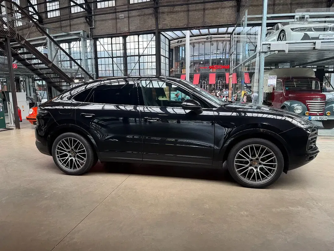 Porsche Cayenne - Thumbnail 9