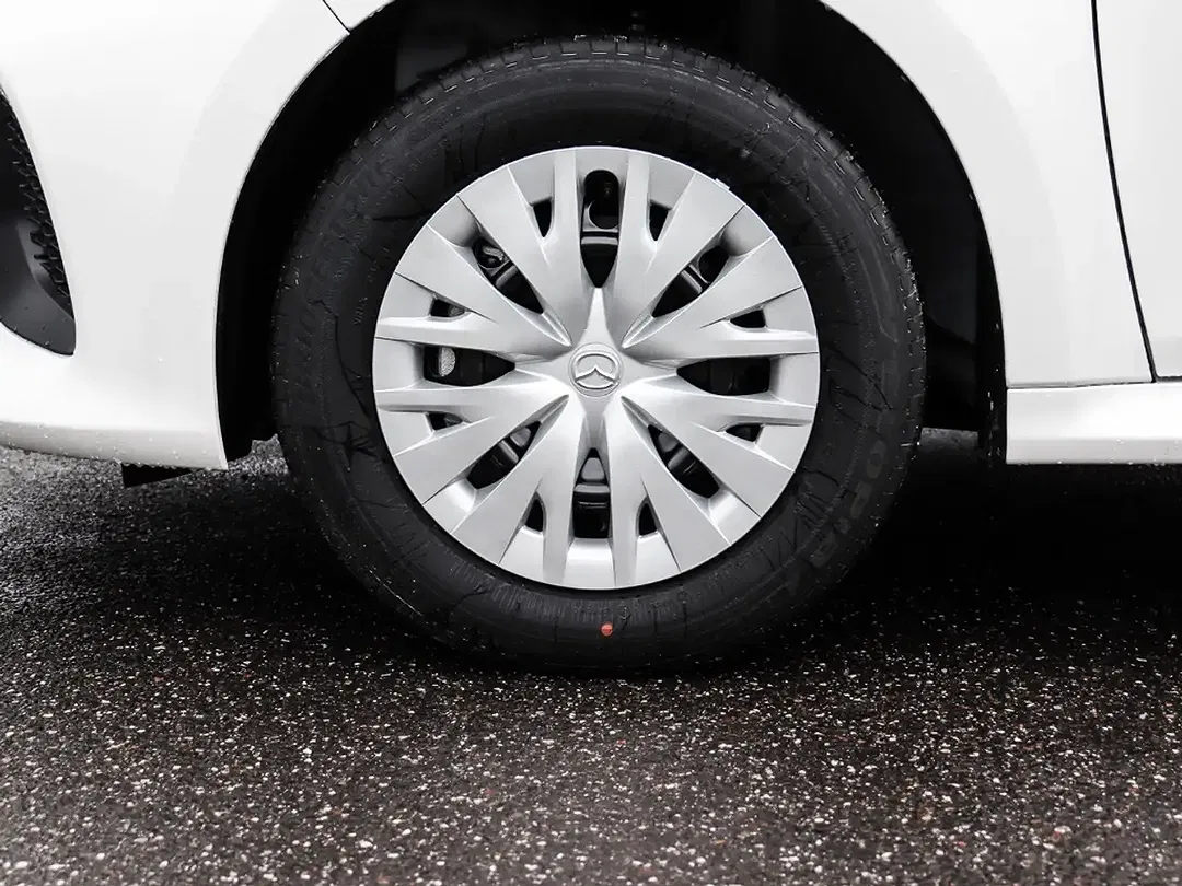 Mazda 2 - Thumbnail 3