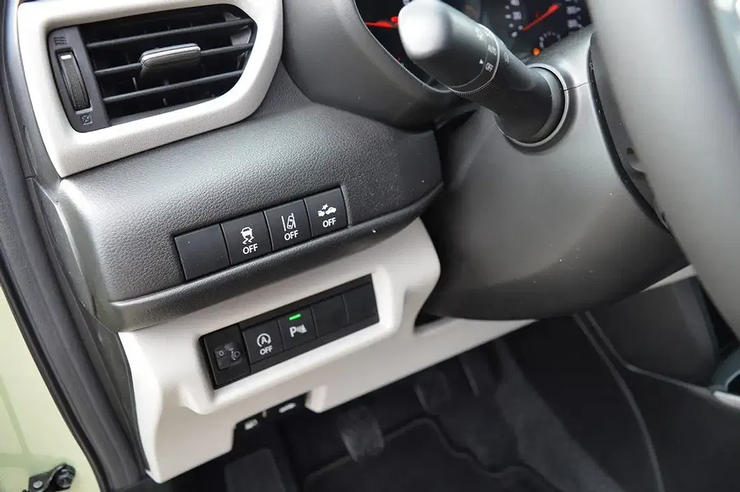 Suzuki Swift - Thumbnail 13