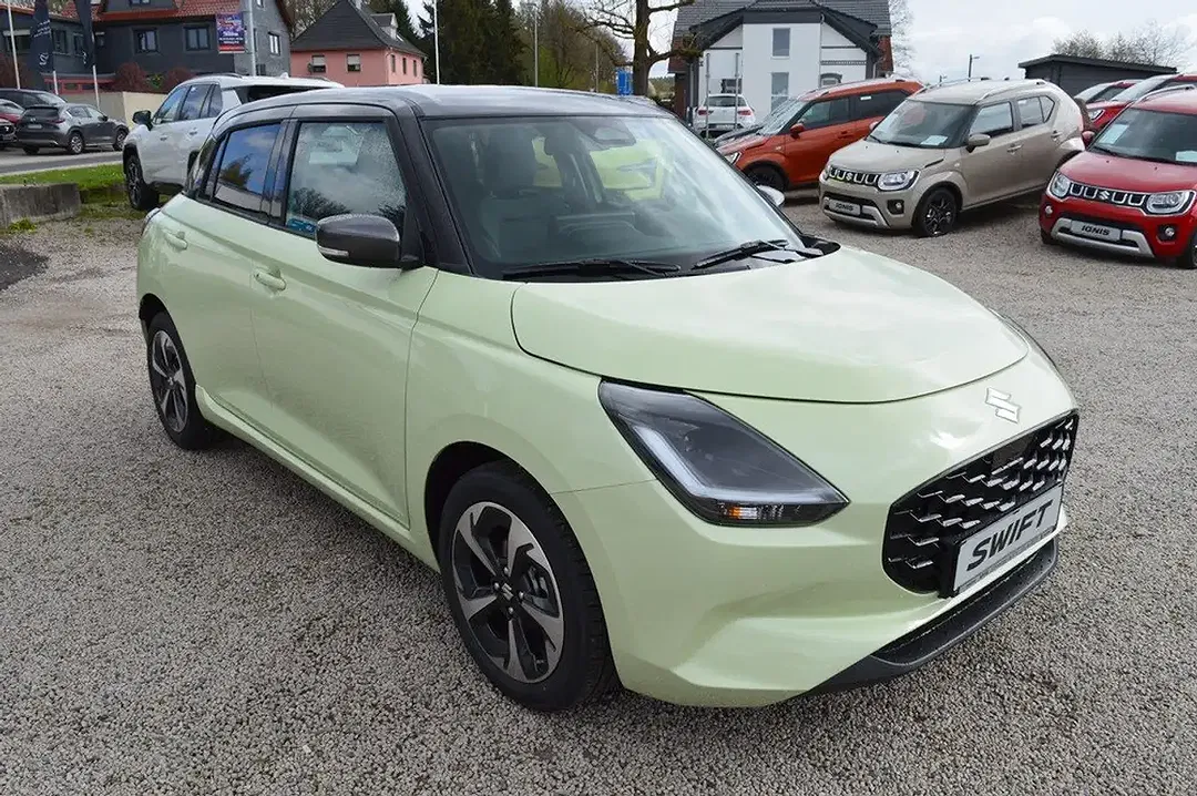 Suzuki Swift - Thumbnail 3