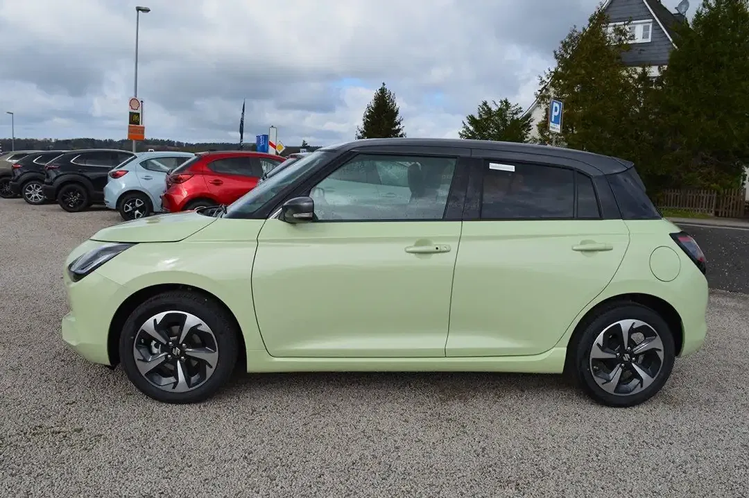 Suzuki Swift - Thumbnail 4