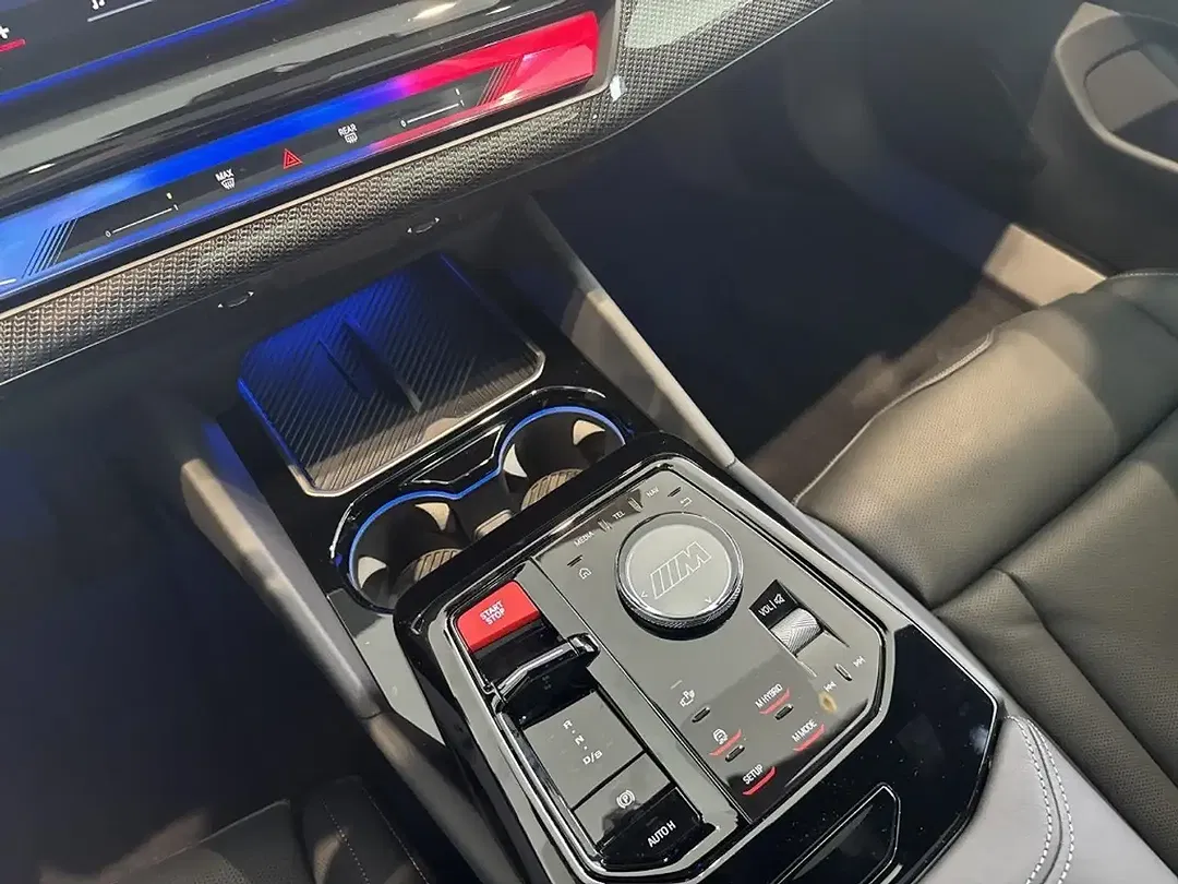 BMW M5 - Thumbnail 13