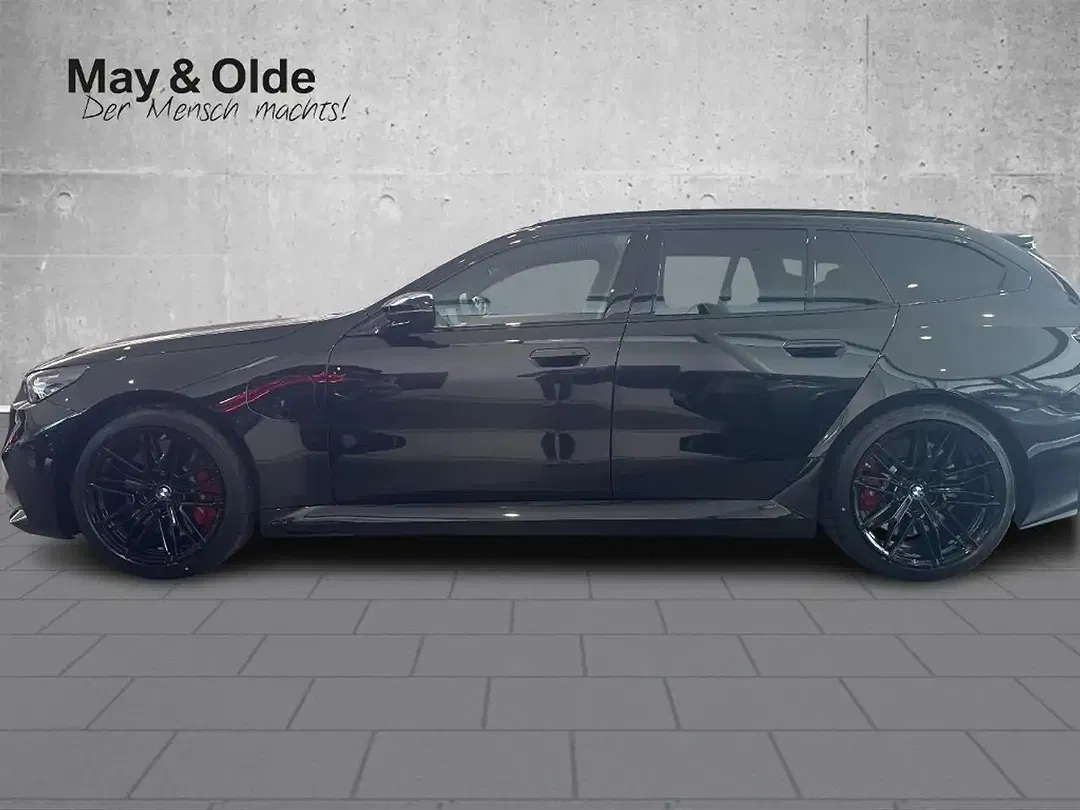 BMW M5 - Thumbnail 2