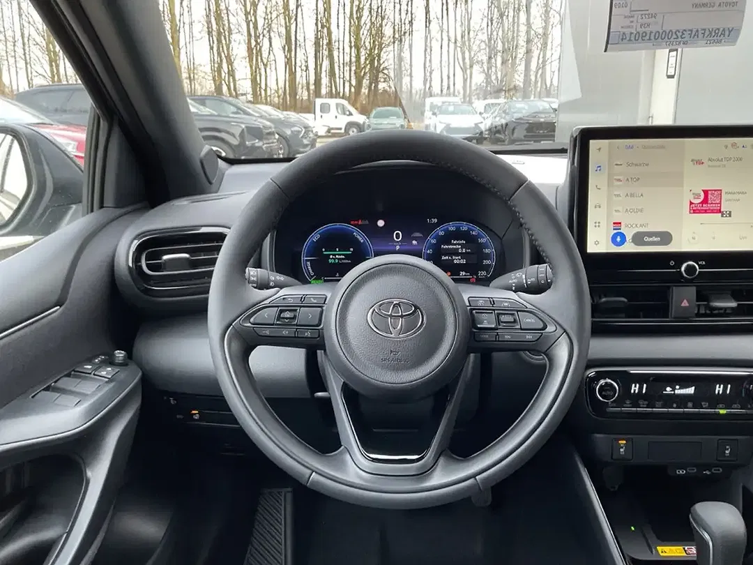 Toyota Yaris - Thumbnail 13