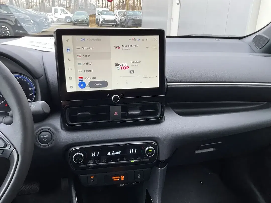 Toyota Yaris - Thumbnail 15
