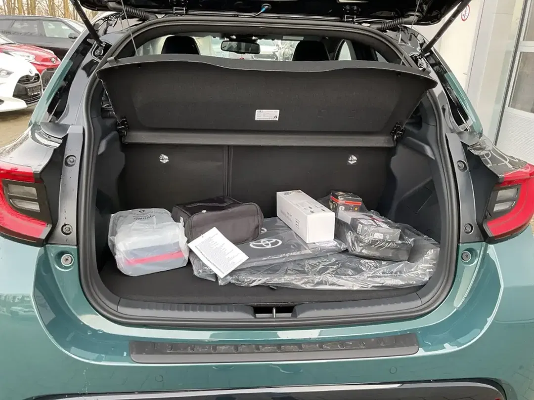 Toyota Yaris - Thumbnail 7