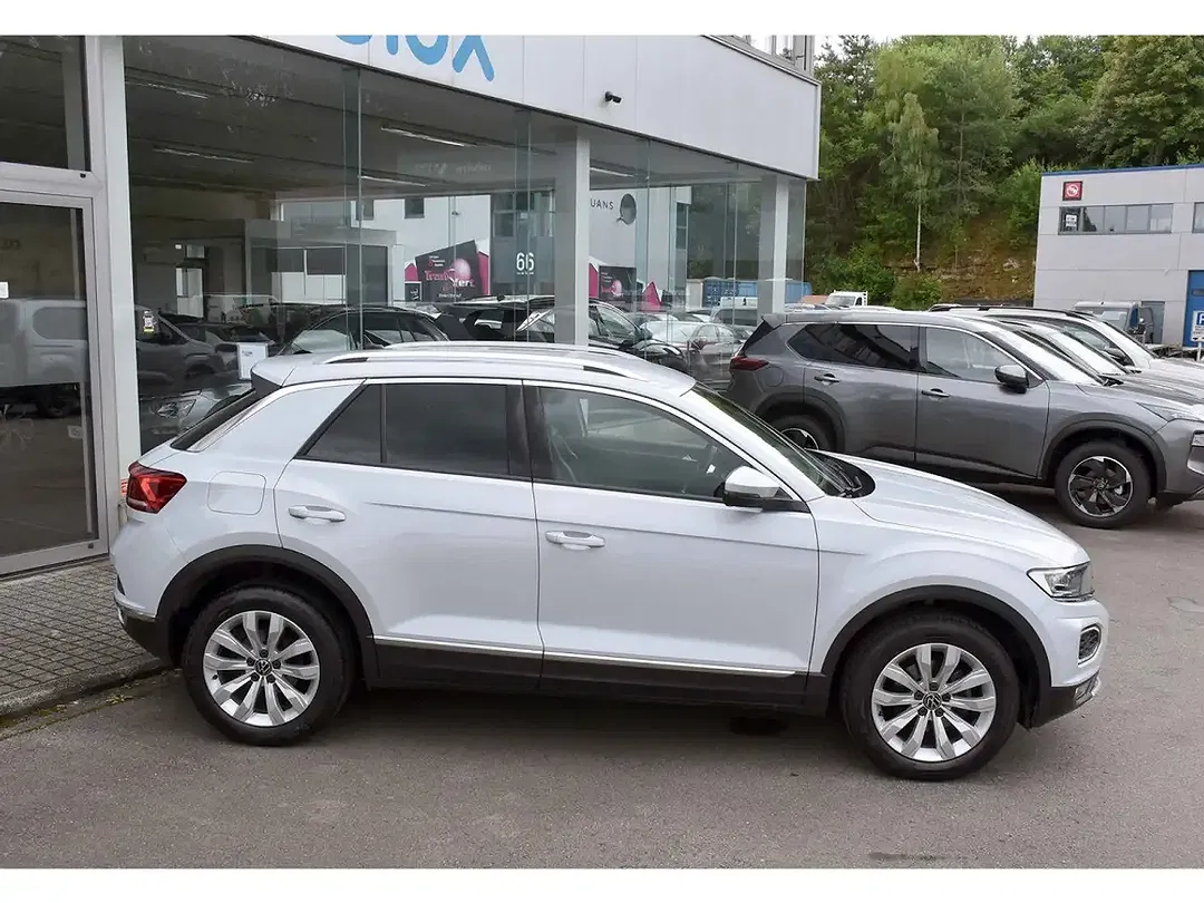 Volkswagen T-Roc - Thumbnail 3