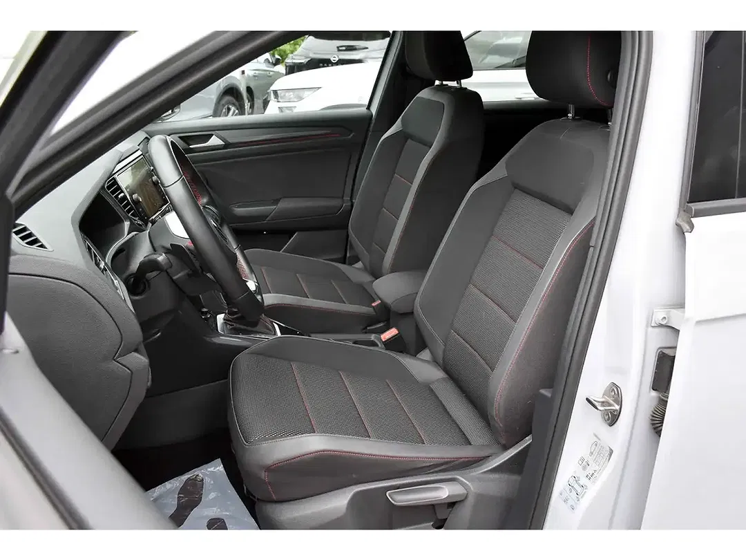 Volkswagen T-Roc - Thumbnail 6