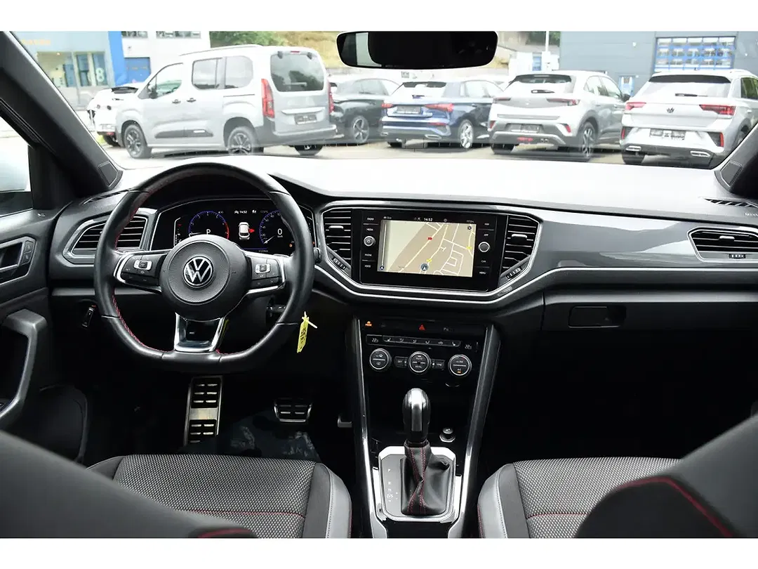 Volkswagen T-Roc - Thumbnail 9